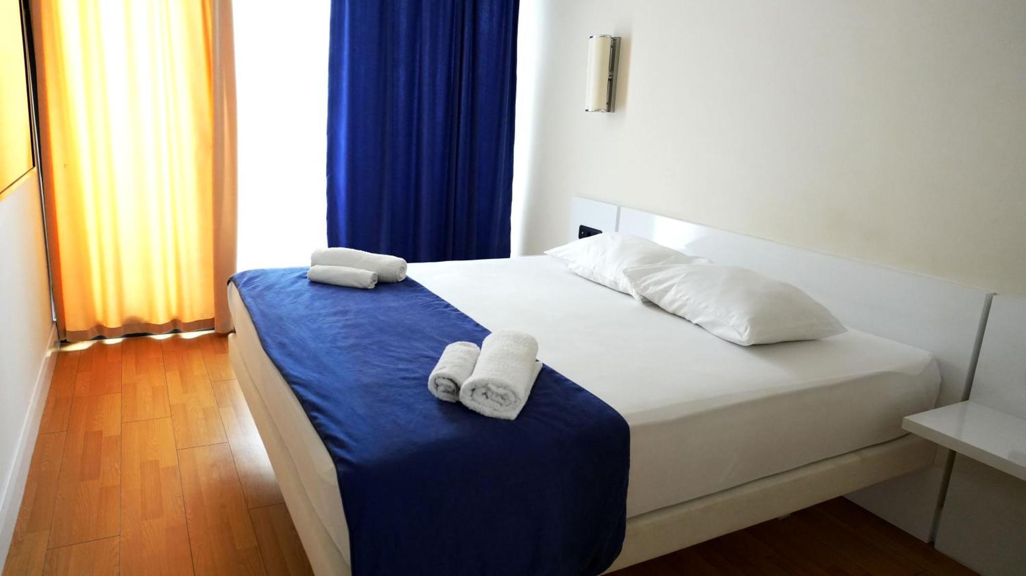 Lux Apart Hotel 555 バトゥーミ エクステリア 写真