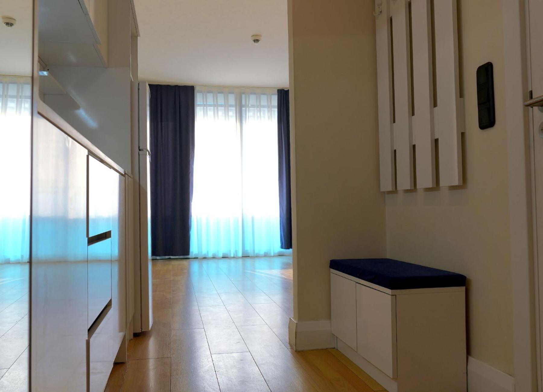 Lux Apart Hotel 555 バトゥーミ エクステリア 写真