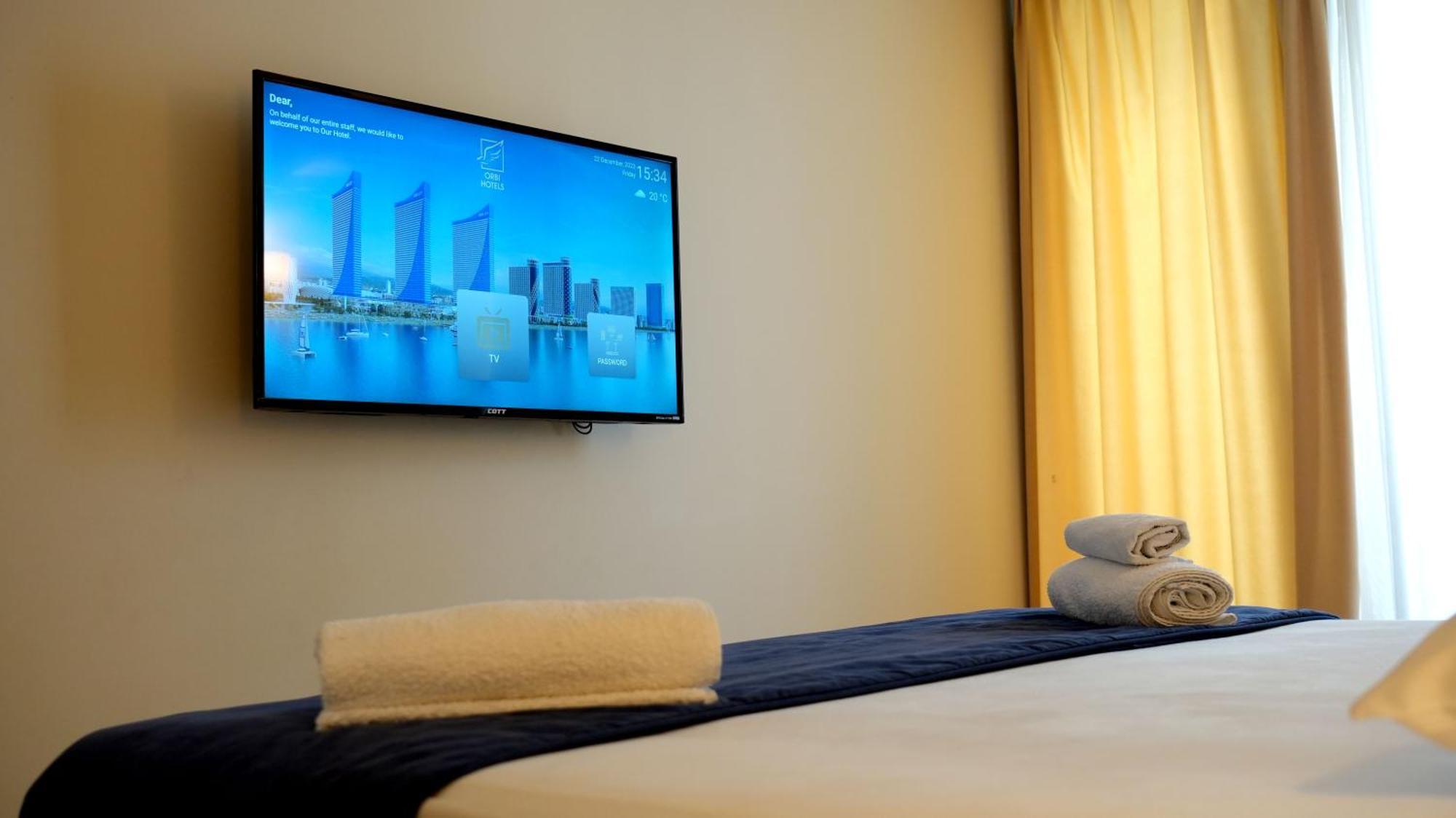 Lux Apart Hotel 555 バトゥーミ エクステリア 写真