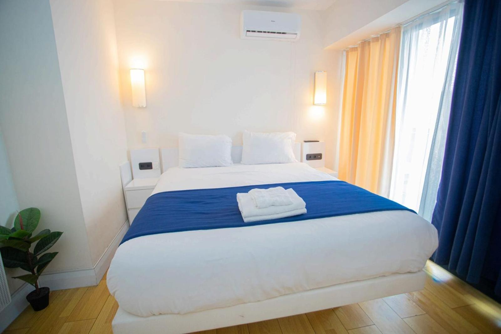 Lux Apart Hotel 555 バトゥーミ 部屋 写真